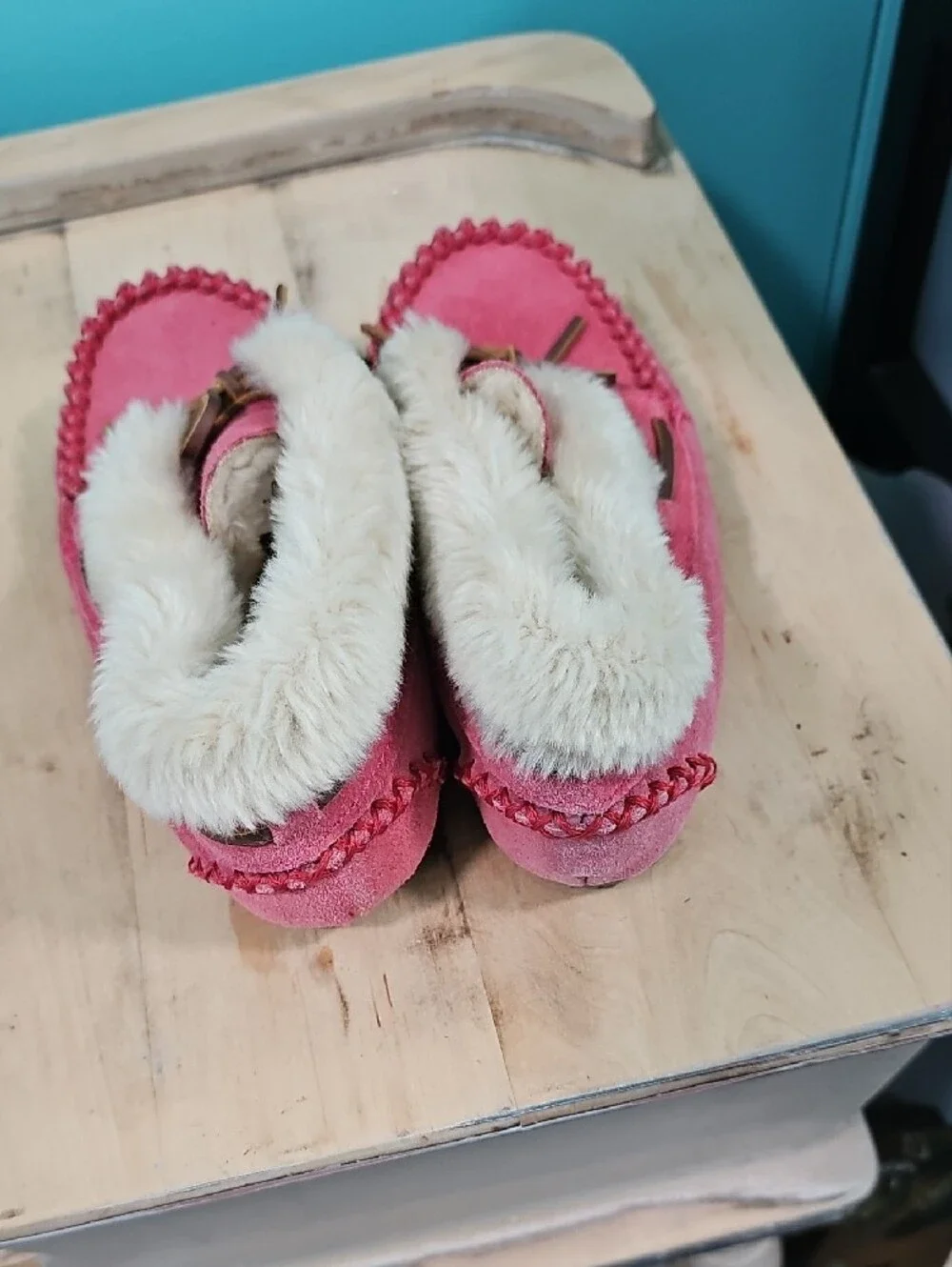Kids Size 3 Pink Faux-Suede Minne- Tonka Moccasin indoor/outdoor Plush Lining